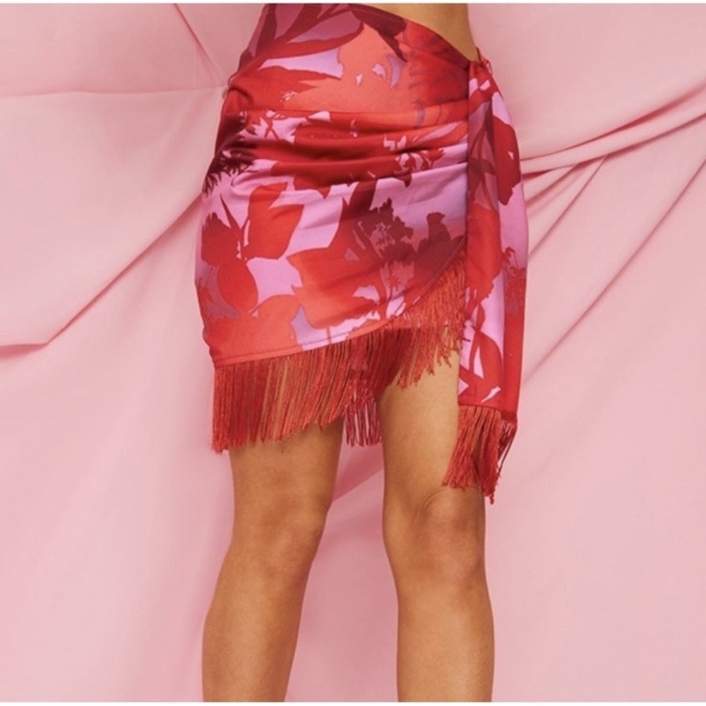 PrettyLittleThing Red Marble Woven Tassel Wrap Skirt Size 12 Festival Party New‎